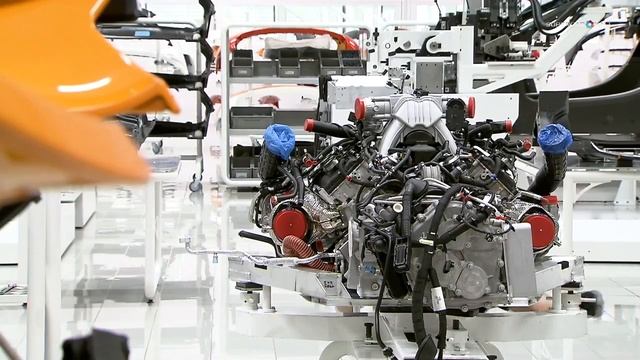 Производство 2013 McLaren MP4 12C Spider Production