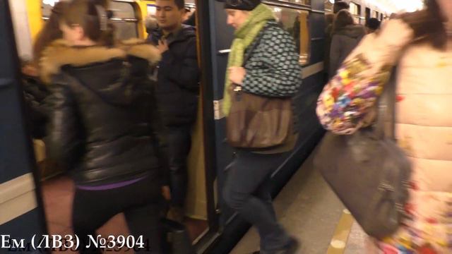 Последний год эксплуатации на линии линкрустов в Петербургском метро (2018) смотреть онлайн