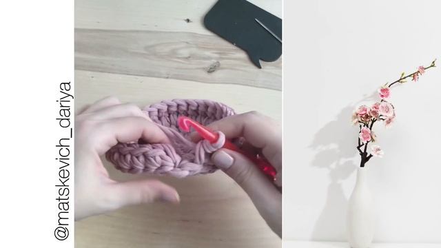 КОРЗИНА ГАЛОЧКИ из трикотажной пряжи. 2 ВИДА СОЕДИНЕНИЯ БЕЗ ШВА. ЗАКРЫТИЕ ПОСЛЕДНЕЙ ПЕТЛИ смотреть онлайн