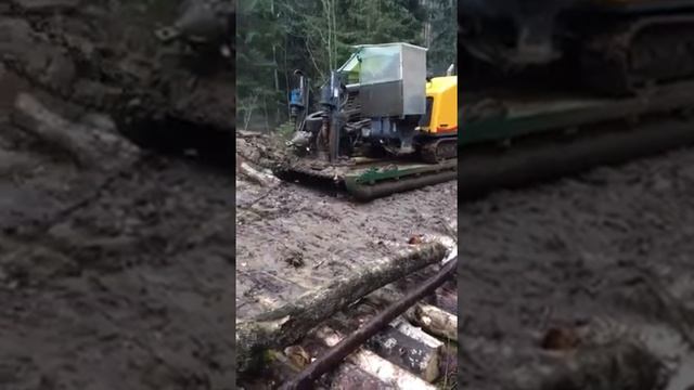 Перемещение техники ГНБ по бездорожью в Янино смотреть онлайн