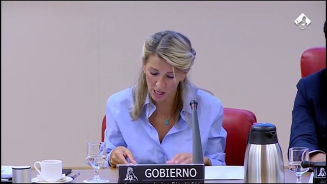 YOLANDA DIAZ AMENAZA A LAS CLARAS A GLOVO Y UBER EATS Y ELEVARÁ A LA FISCALÍA LO QUE ESTÁN HACIENDO смотреть онлайн