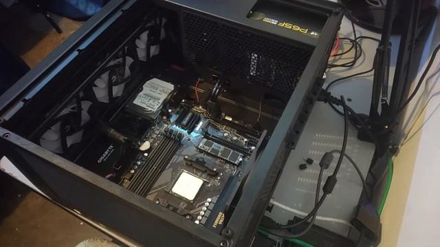 Disipador Amd Wraith Prism Rgb Led vs Disipador Amd stock / Review / Conviene? смотреть онлайн