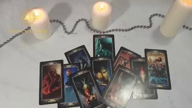 ЧТО ЗАГАДАННЫЙ ЧЕЛОВЕК ДУМАЕТ О ВАС СЕГОДНЯ? ОНЛАЙН ГАДАНИЕ/ Школа Таро Golden Charm смотреть онлайн