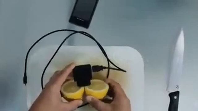 Как зарядить телефон без электричества?! смотреть онлайн