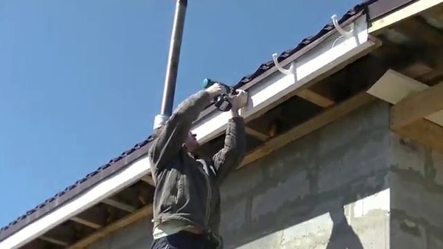 Водосток своими руками и шашлыки на природе. Строим ДОМ сами. смотреть онлайн