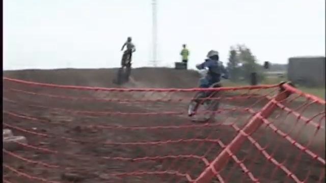 мотоспорт чемпионат урфо июль Тюмень 2011.avi смотреть онлайн