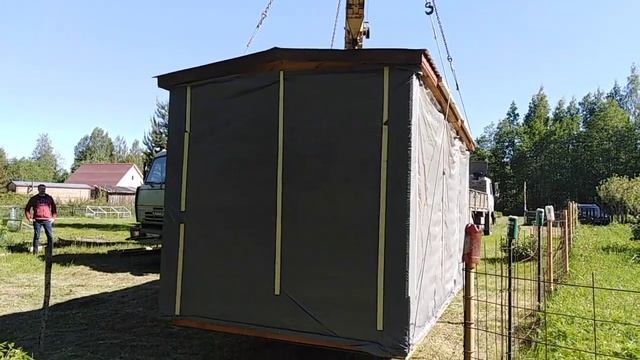 Установка перевозной бани из бруса на участке в деревне Сорзуй смотреть онлайн