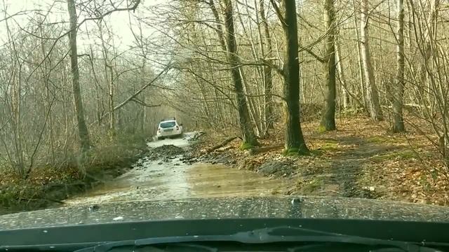 Рено Дастер в грязи. Тест драйв Рено Дастер на бездорожье в грязи смотреть онлайн