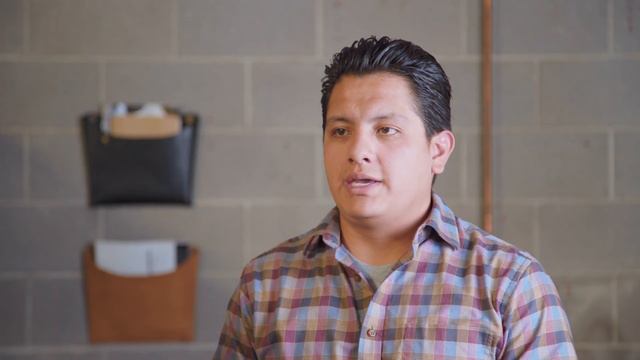 Making Custom Leather Journals Artisan Spotlight Series - Joshua Perez смотреть онлайн