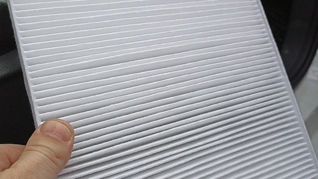 Замена фильтра салона на VW Polo Sedan. смотреть онлайн