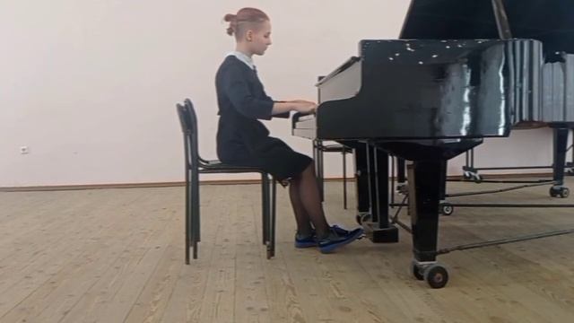 Дмитриева Ксения, возрастная категория - средняя (11-13 лет). смотреть онлайн