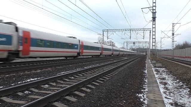 Электровоз ЭП20-006 (ТЧЭ-6) со скоростным поездом talgo 250 "Стриж" №703Н Нижний Новгород - Москва. смотреть онлайн