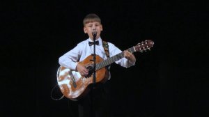 "Мой город". Слова - П.Т.Мельников, музыка и исполнение - Георгий Андреев.