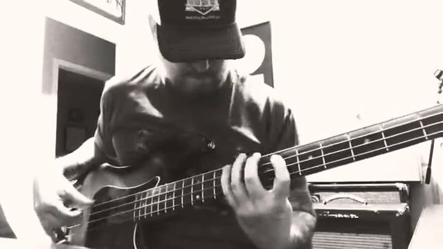 1969 Fender Precision смотреть онлайн