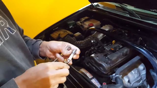 Como trocar a 3a Vela da Tracker sem retirar a barra de proteção do motor. смотреть онлайн