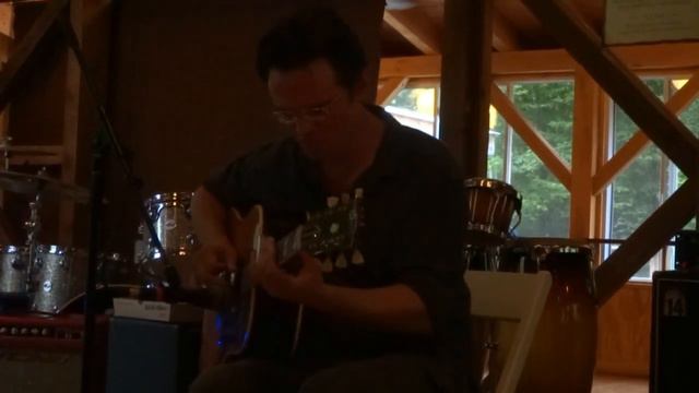 Roots Rock Revival 2014- Luther Dickinson Playing Duane Allman's 61' Gibson Hummingbird смотреть онлайн