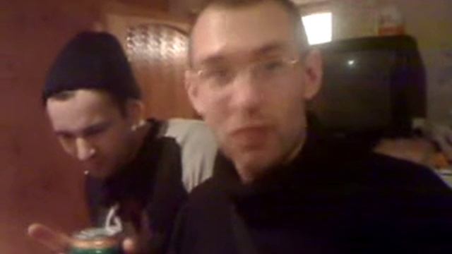 Рыл траншею экскаватор (Urix)