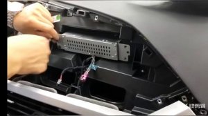 Разборка панели Geely Tugella