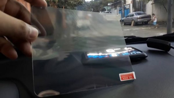 HUD F4: High tech car gadget! Head-up display!