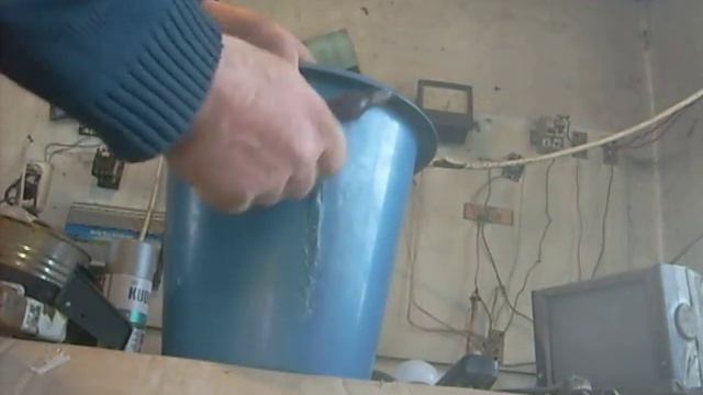 Как запаять трещину в пластиковом ведре.How to solder a crack in a plastic bucket. смотреть онлайн