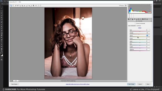 Gold and Black Color Grading Effect in Photoshop смотреть онлайн