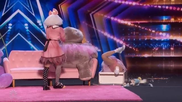 Tik Tok GIRLS GET INTO A FIGHT On Americas Got Talent - Wait For It! смотреть онлайн