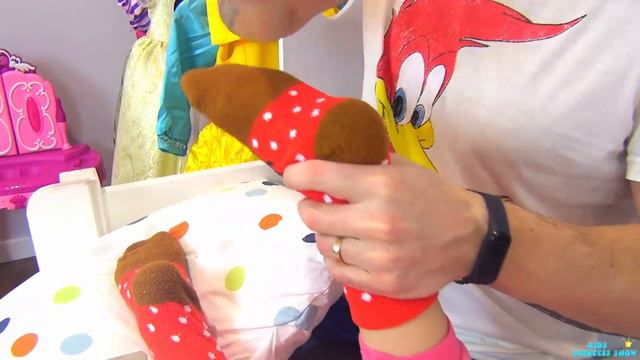 Алиса притворяется что заболела смотреть онлайн