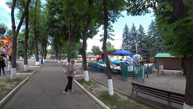 Нальчик. Кабардино-Балкария. Nalchik. Аттракционы Нальчика. Канатная дорога.