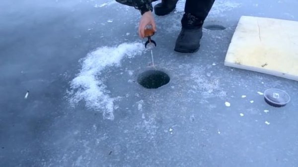 Зимняя рыбалка на Маныче. Маныч. Оттепель. МЧС выгоняет со льда