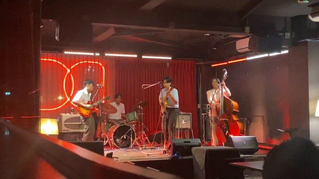 Boom Boom - John Lee Hooker ( cover by Gusta Ula’umda) live at Decommune 18/8/2023 смотреть онлайн