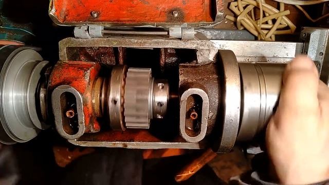 Настройка зазоров втулок шпинделя // Токарный станок 1602