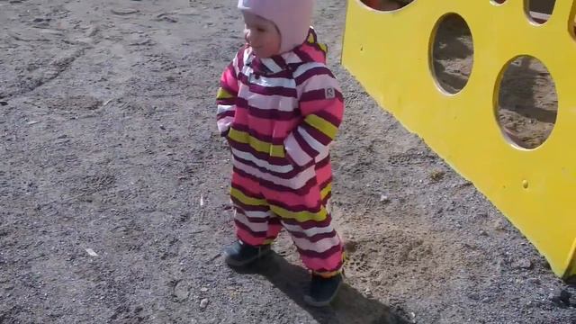 Танец "между нами тает лед". Катя 2 года смотреть онлайн