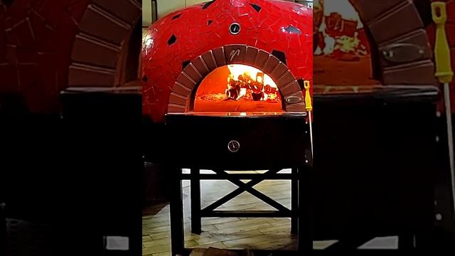 УГРЕША , РЕСТОРАН ,ИТАЛЬЯНСКАЯ ПЕЧЬ НА ДРОВАХ ДЛЯ ПРИГОТОВ. НАСТОЯЩЕЙ ИТАЛ. ПИЦЦЫ 13.04.23 г. смотреть онлайн