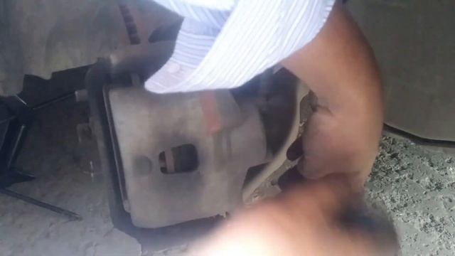 Cambio de BALATAS o PASTILLAS de freno NISSAN TIIDA [FACIL]. смотреть онлайн