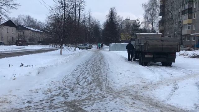 НО, г. нижний новгород, ул. Комсомольская, 39А. Видео у входа. смотреть онлайн