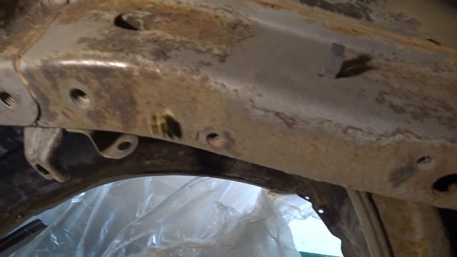 Субару Форестер SG 5 . Ремонт задней части днища. Антикоррозийная обработка. смотреть онлайн