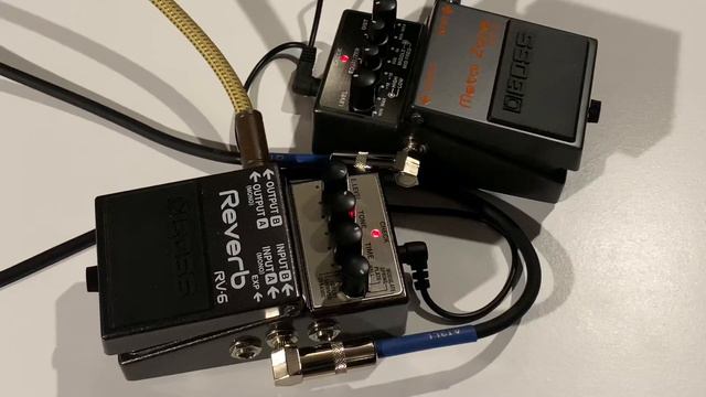 BOSS RV-6 Digital Delay/Reverb Guitar Effects Pedal and Boss Metal zone MT-2. смотреть онлайн