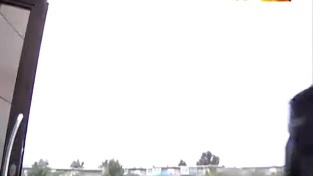 Нечаянно упал с кровати или намеренно бился головой об стену смотреть онлайн