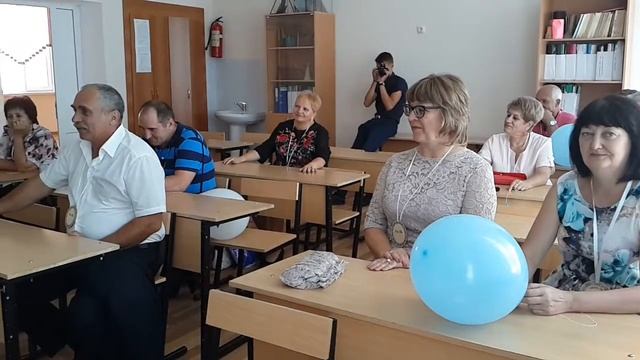40 лет спустя...Выпускники 1977 года. Школа 2. Лисаковск. смотреть онлайн