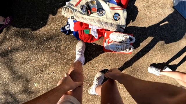 We Found a Box FULL of JERSEYS for CHEAP at this GARAGE SALE! смотреть онлайн