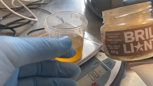 How to make colored cocoa butter смотреть онлайн