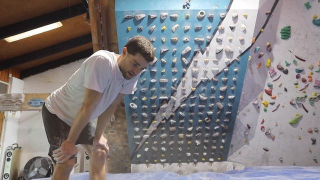 Comparing Moonboard benchmarks from V3-V12 смотреть онлайн