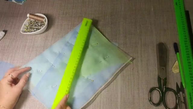 Из остатков тюля,вуали и пряжи./Все остатки в одну работу/(2021г) смотреть онлайн