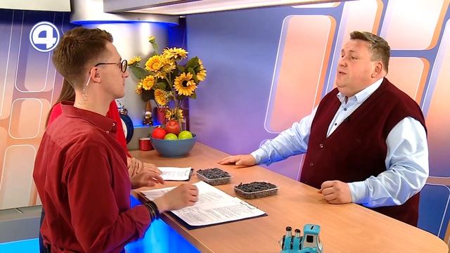 Советы по выращиванию жимолости и уходом за ней | Михаил Карпухин | 04.06.21 смотреть онлайн