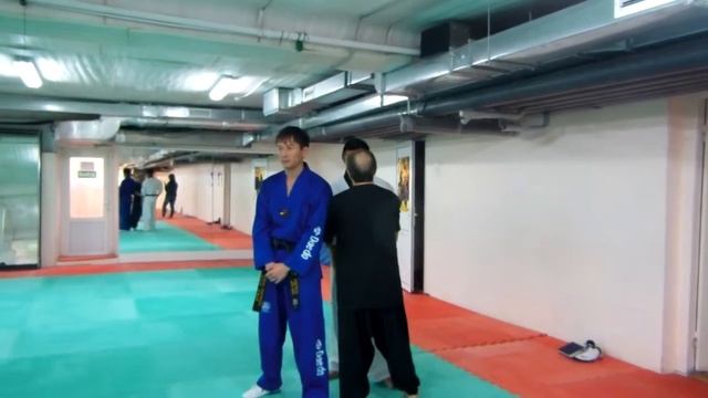 Мастер класс Шахмурадова Джахангира в школе тхеквондо .