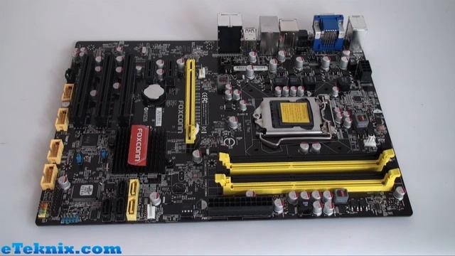WORLD EXCLUSIVE FIRST LOOK: Foxconn H67A-S Socket 1155 Sandy Bridge Motherboard Preview смотреть онлайн