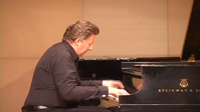 Leslie Howard - IKIF 2005 смотреть онлайн