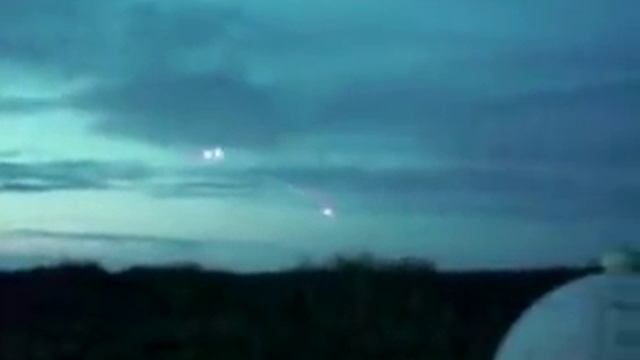 Полет боеголовок МБР над полигоном | Flight of warheads on Kura смотреть онлайн