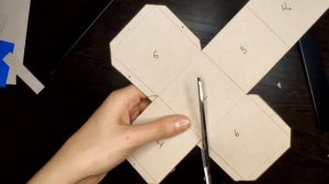 Вырезаем шаблон куба.