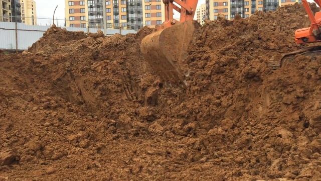 Завершаются котлованные работы и начинаются фундаментные работы ч1